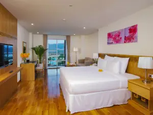 Khách sạn Rosaka Nha Trang