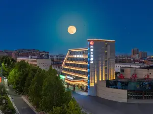 Qianna Baihe Hotel (Xihua No.2 High School Bus Station Branch)