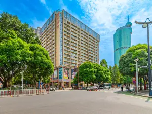 시위에 아트 아파트 (포산 조묘 링난 톈디 조묘 지하철역 지점)