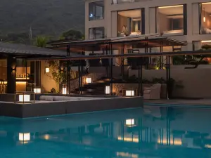Sanya Qinanshan Hotel (Nanshan Temple)