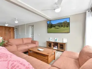 Coal d' Vine Entertainer - Cessnock NSW