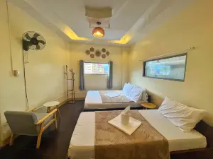 Cozy Coron Inn