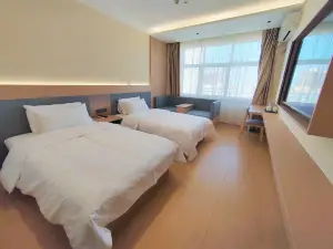 Luochuan Dongze Hotel