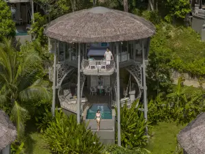 TreeHouse Villas - Adults Only