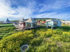 Qinghai Lake Tongbao Mountain Mountaineering and Lake Viewing Featured Wild Luxury Camping Homestay