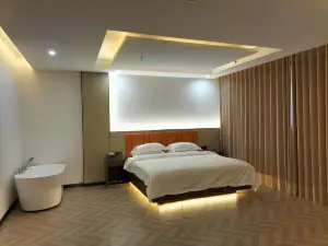 Luqu Parker E-Sports Hotel