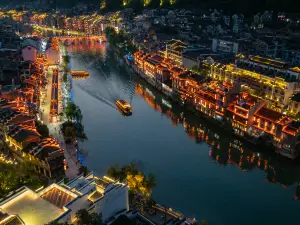 Shanshanli RiverView Design Residence (Zhenyuan Ancient City New Bridge Store)
