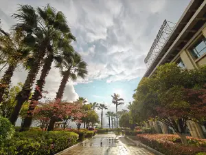 River & Holiday Grand Rezen Hotel Yunyang