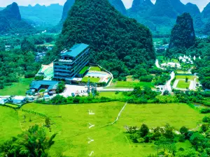 Poetry and Yuanfang Gallery Yard (Yangshuo Shili Gallery Yulonghe Branch)