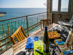 Unda de Ma Apartment with AC and Sea View Balcony