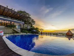 Luxotic Private Villa & Resort