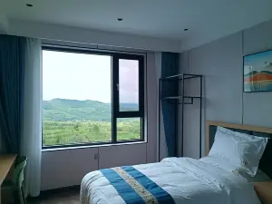 Yijun Yibin Hotel
