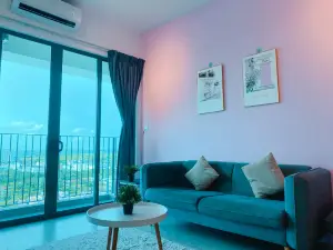 Comfy 3-Bedrooms Apartment at Meritus Residensi