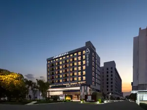 Shanghai Baoshan Urban Industrial Park Atour Hotel