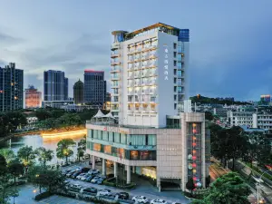 Hiyet Oriental Hotel（Xingzhong Square Huafa commercial store）