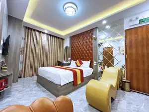 Khách Sạn Queen Mộ Lao