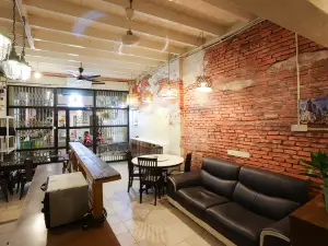 Dou Houz Georgetown