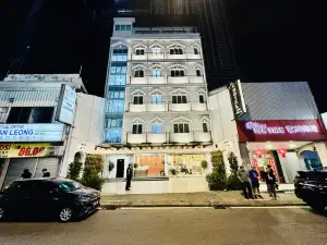 Eco Roomy Hotel