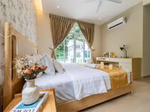 La Ferringhi Villa by ALV