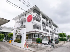 Ruan Plaisoi Apartment