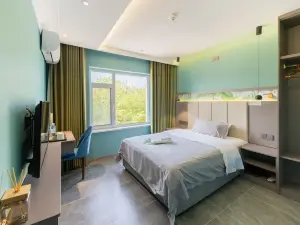 Palm Island Holiday Hotel