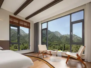 Jian Shan Xi Mei Su (Huashan Tourist Center Store)