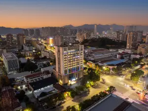 Lihang Hotel (Center Square Store, Tonglu)