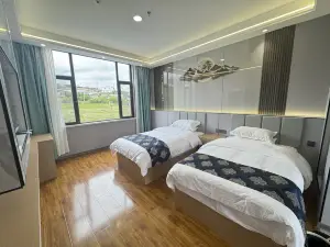 Luqu Hongshiya Holiday Hotel