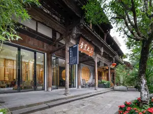 Dust and Hustle Weiyuan Designer Zen Homestay (Chongzhou Jiezi Ancient Town Branch)