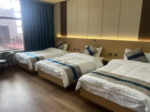 Zhanang Qiangsa Hotel