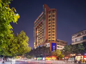 Chuxiong Cloud Hotel