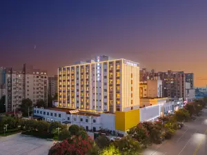 Jifeng International Hotel (Xinyang New 16th Street Branch)