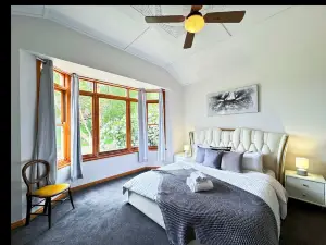 Charming Garfield Farm Stay 4BR Holiday Villa