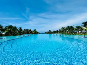 Sun SeaView Cam Ranh Resort