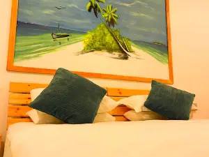 Bahaaru Villa Surf and Stay