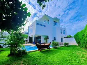 Palm Springs Pool Villa Pattaya by Immediate Holidays