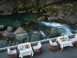 YUEXIGU VALLEY HOT SPRING HOMESTAY