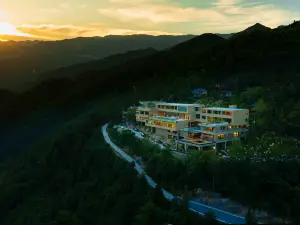 MOUNTAIN VILLA IN CLOUD