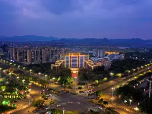 Chongzuo Tianhu Hotel (High-speed Railway South Station Friendship Avenue Store)