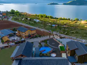 Lugu Lake Luxuxu Hotel