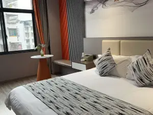 Zigui Chuyuanju Hotel