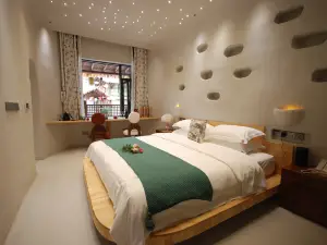 Qinling Xishi Mountain Lodge