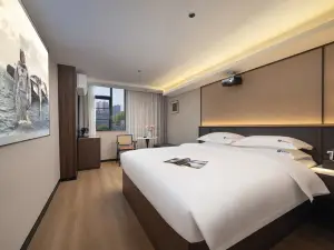 Liling Cichen Grand Hotel (Liquan Road Jiuhong Century Plaza)