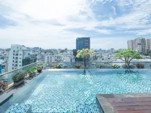 Lotus Saigon Hotel