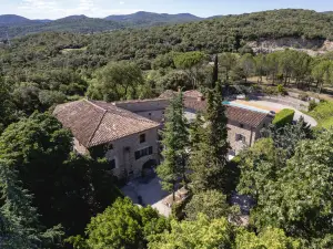 Cottage Olive on large domain with Pool, Spa, Tennis