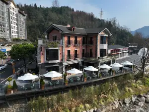 Ruo Jian Xi Homestay (Xiling Snow Mountain)