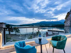 Hongcun Mushanbo · Yuli 19 She · Hanfu Experience · Lake View Courtyard Coffee · View Holiday Home