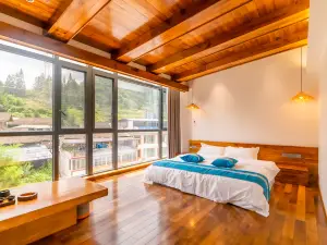 Baoxing Manton B&B
