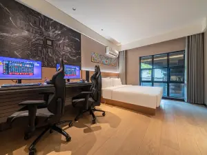 ReMAX Esports Hotel （Beilun Yintai Store）