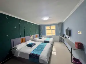 Yishe Homestay (Delingha City Center Square)